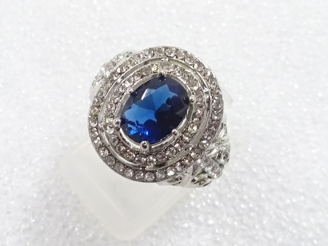 JAPANESE KIMONO / ANTIQUE COLORED STONE RING (SIZE 14)